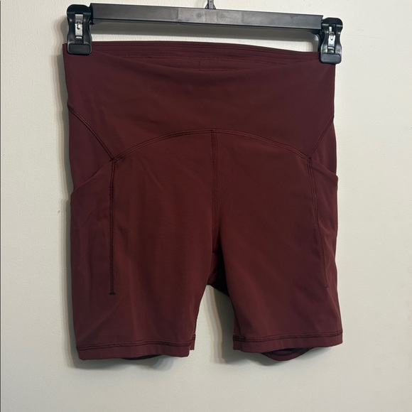 Lululemon Power Thru High Rise Shorts Size 8  Red Merlot Pockets - Picture 1 of 7